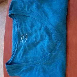 Banana Republic size large tee